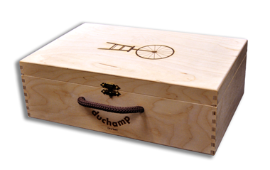 Outside view of Duchamp-In-A-Box boite-valise